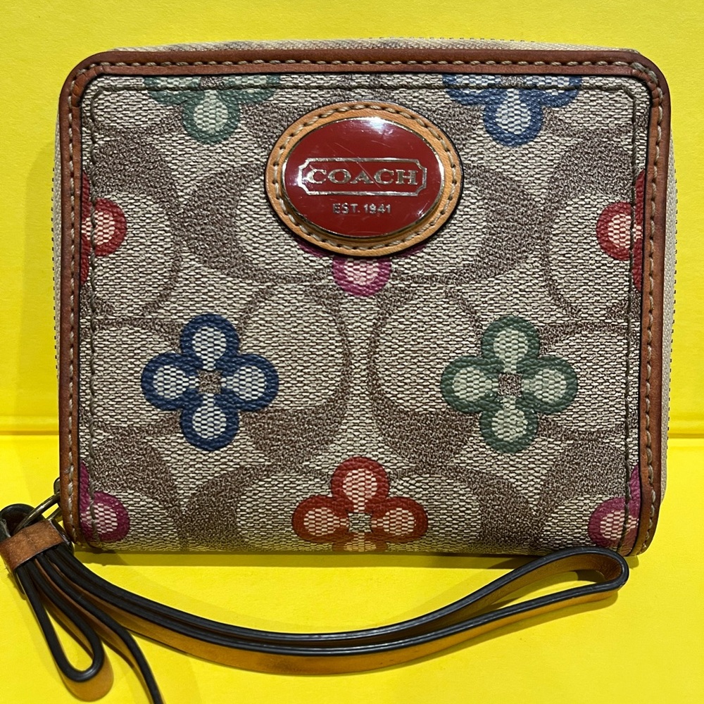 Vintage Color Flowers Coach Wristlet Bag Est. 1941‎